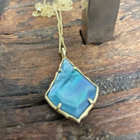 NWT Kendra Scott Teal Illusion Alex Fauceted Necklace! - Picture 2 of 5